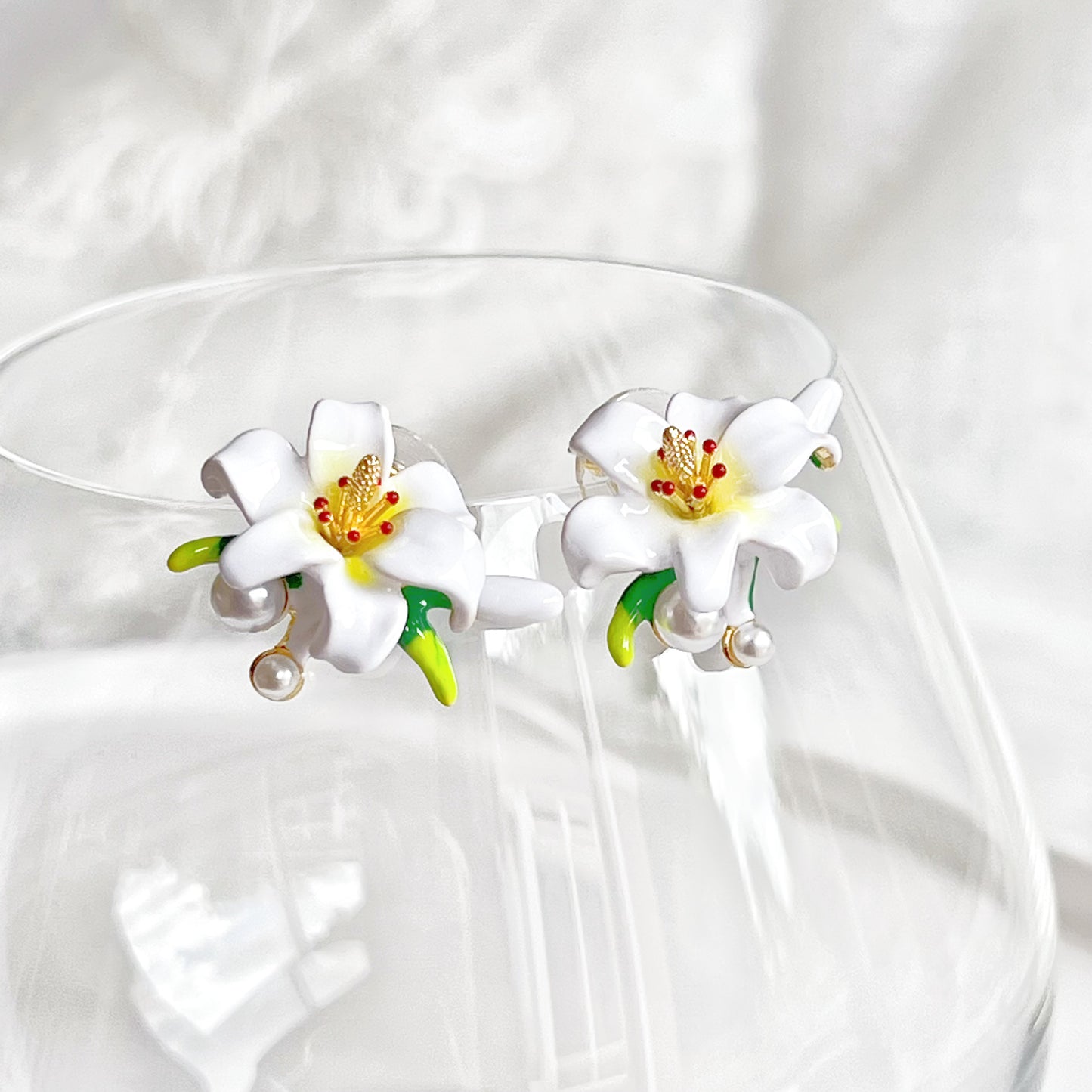 White Lilies Flower Earrings-Ninaouity