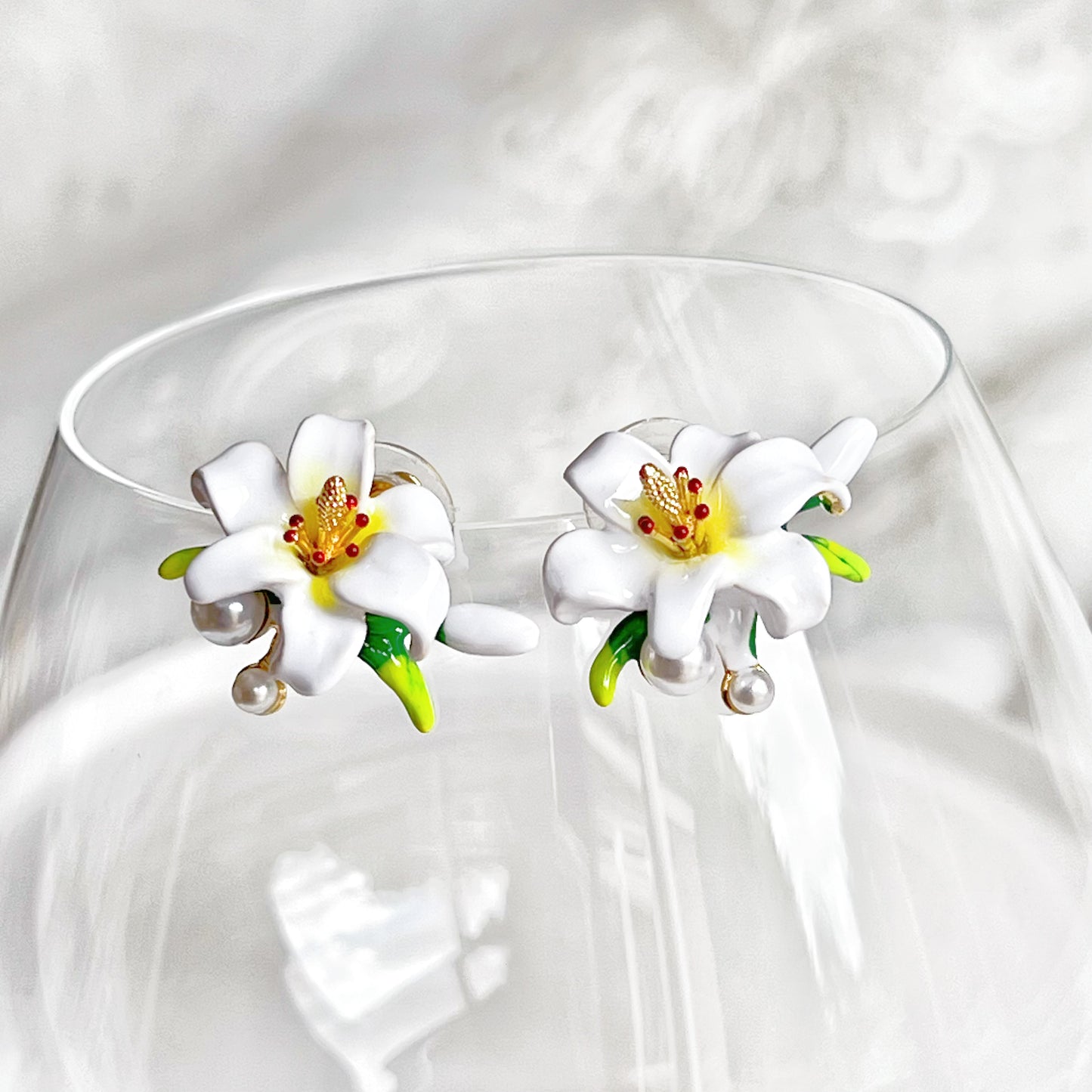 White Lilies Flower Earrings-Ninaouity