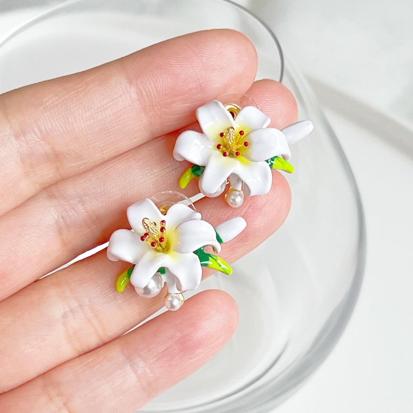White Lilies Flower Earrings-Ninaouity