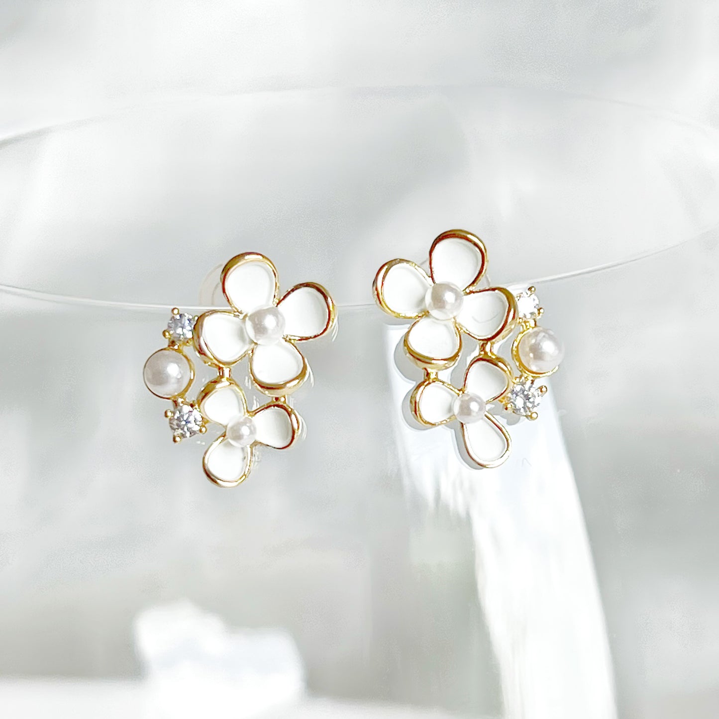 Summer White Wild Flowers Earrings-Ninaouity
