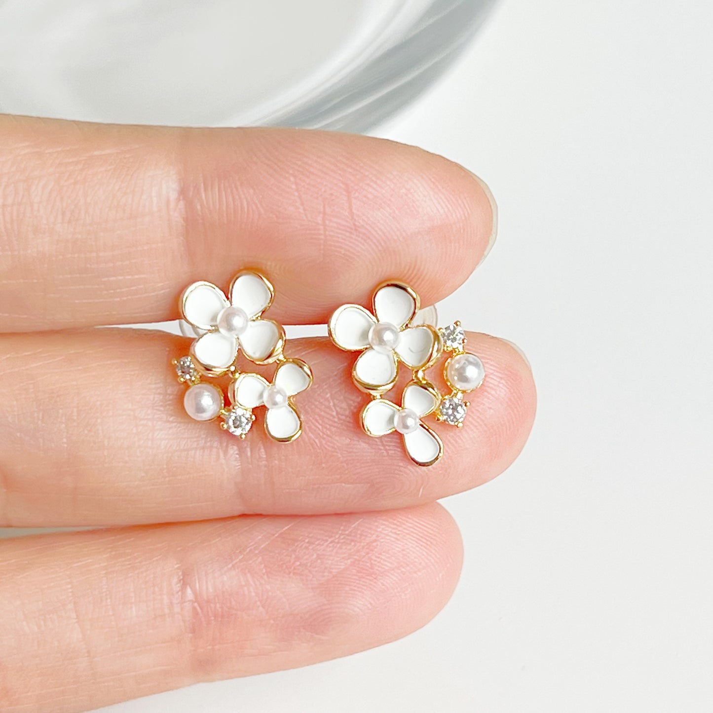 Summer White Wild Flowers Earrings-Ninaouity