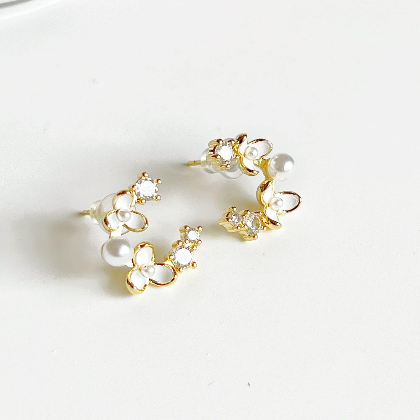 Little White Flowers Wreath Earrings-Ninaouity