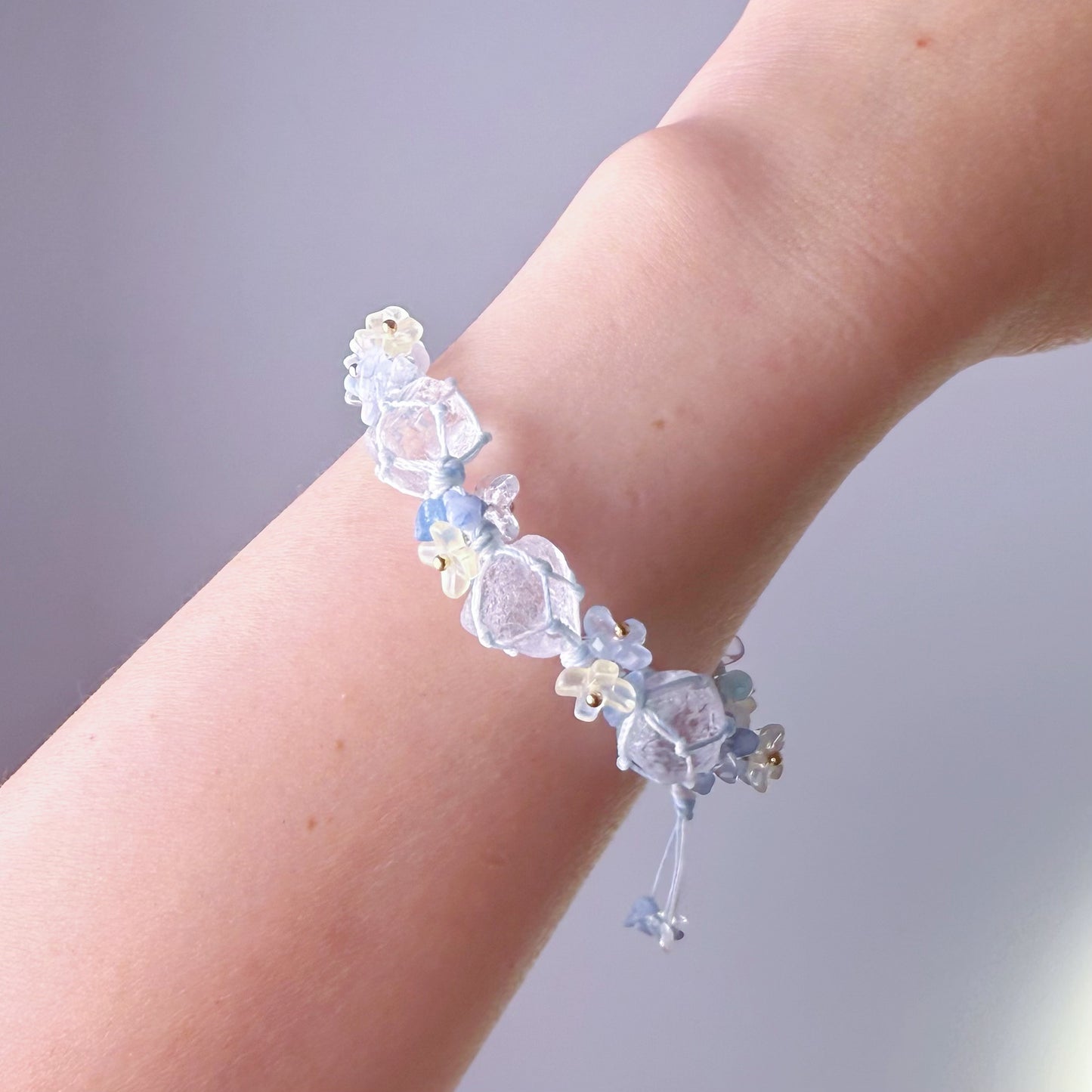 Quartzberry - All Chakra Clear Quartz Three Crystals Macrame Bracelet