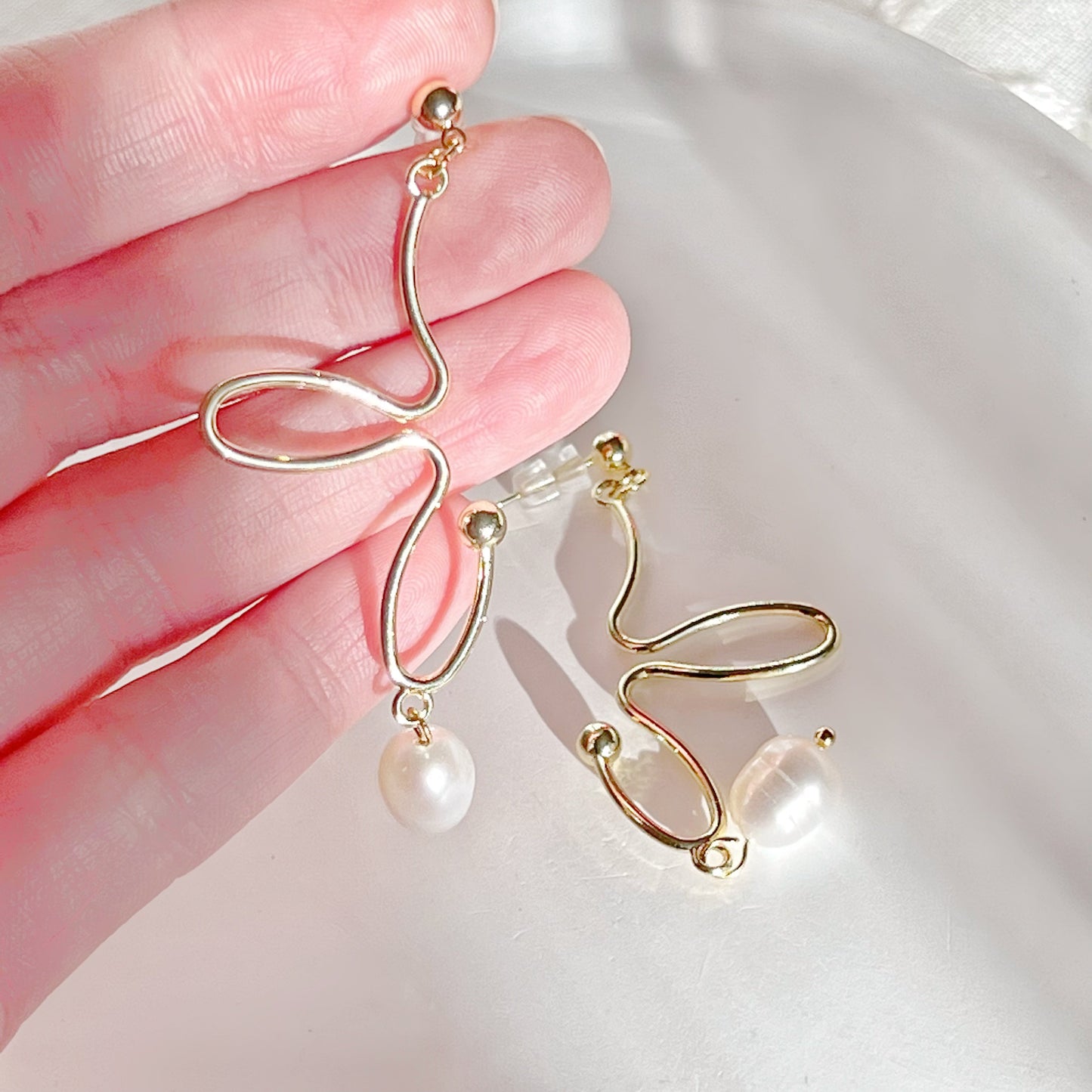Abstract Flower and Pearl Drop Earrings-Ninaouity