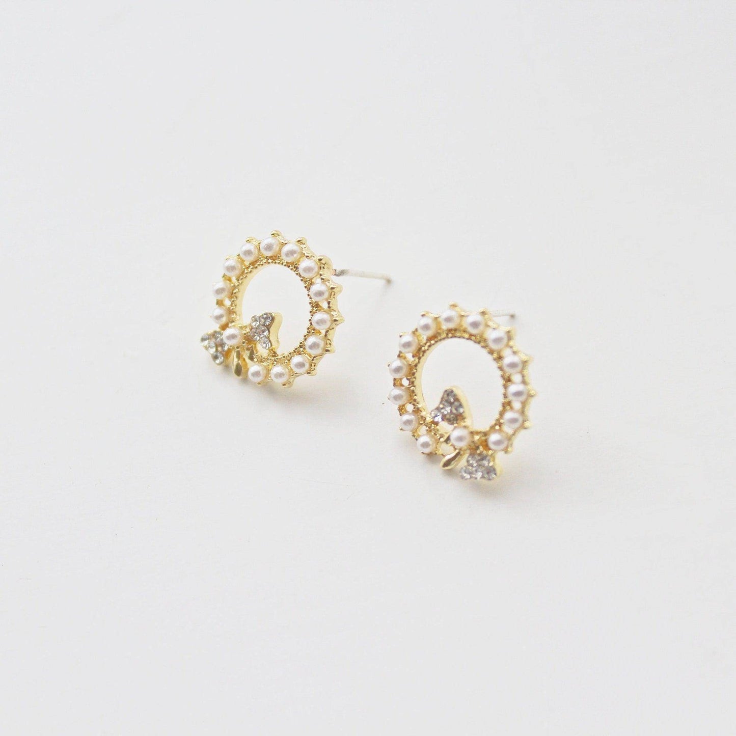 Bow Tie Pearl Circle Earrings - Crystal with Mini Pearl Sterling Silver Stud Earrings-Ninaouity