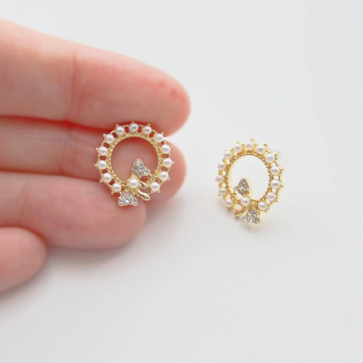 Bow Tie Pearl Circle Earrings - Crystal with Mini Pearl Sterling Silver Stud Earrings-Ninaouity