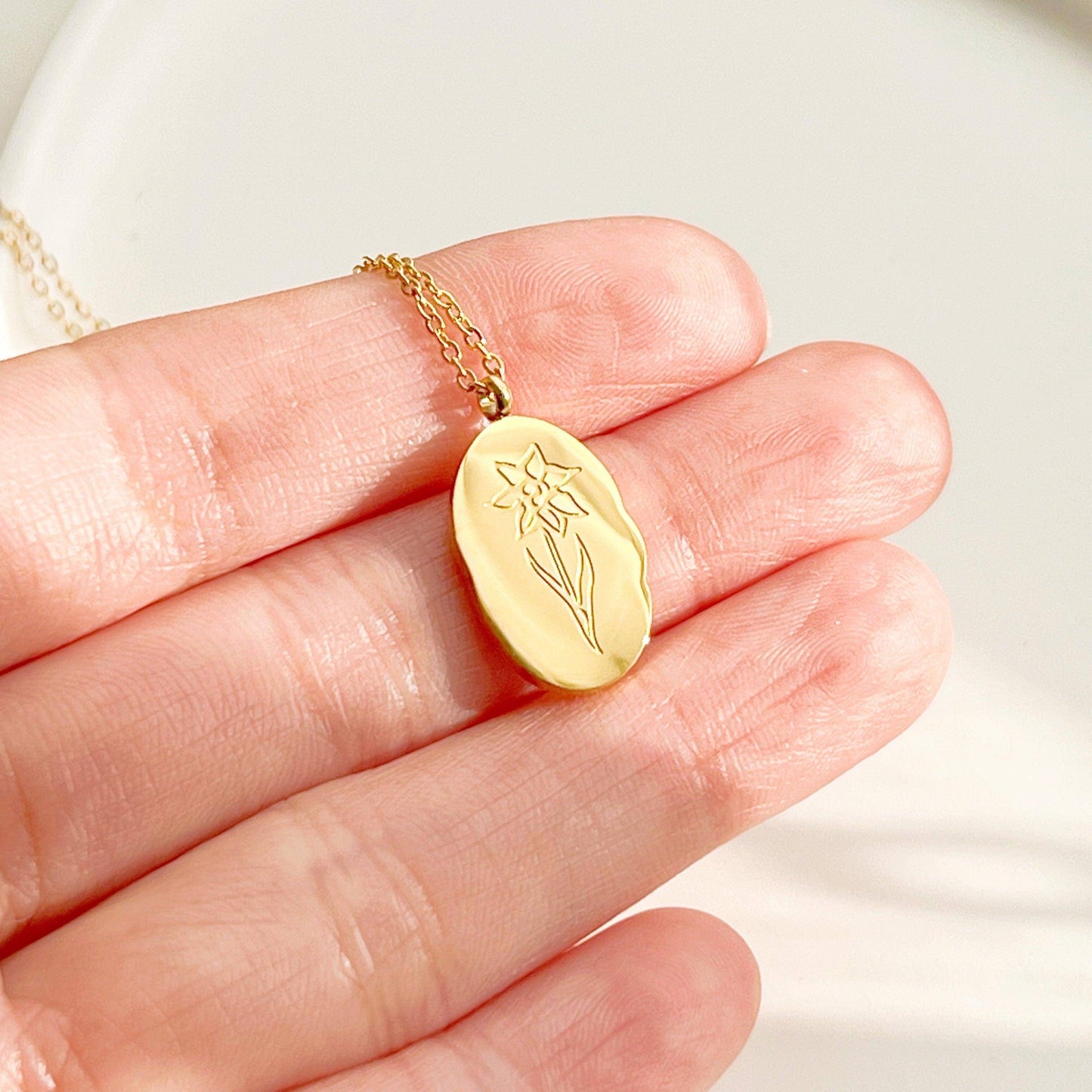 Daffodil Pendant Necklace - Spring March Birth Flower Charm Necklace-Ninaouity