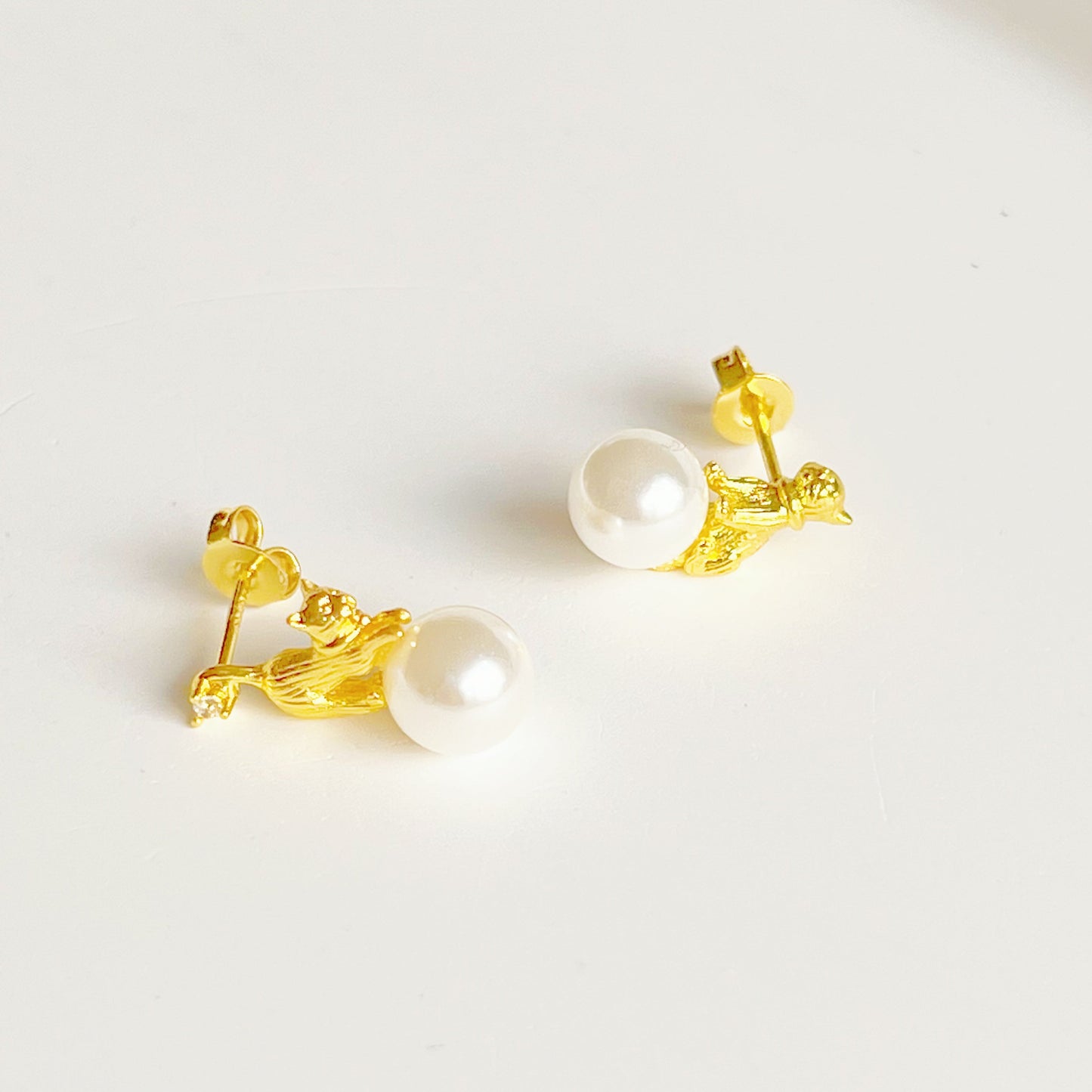 Gold Cat and Ball Mismatch Stud Earrings-Ninaouity