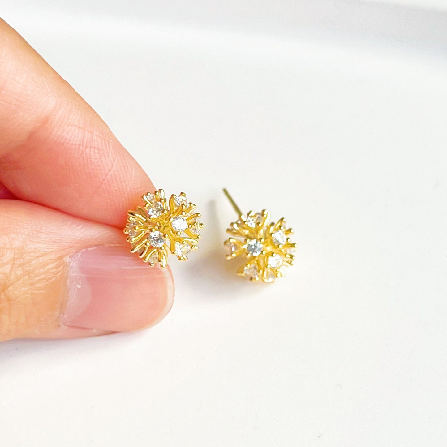 Gold Crystal Dandelion Stud Earrings-Ninaouity