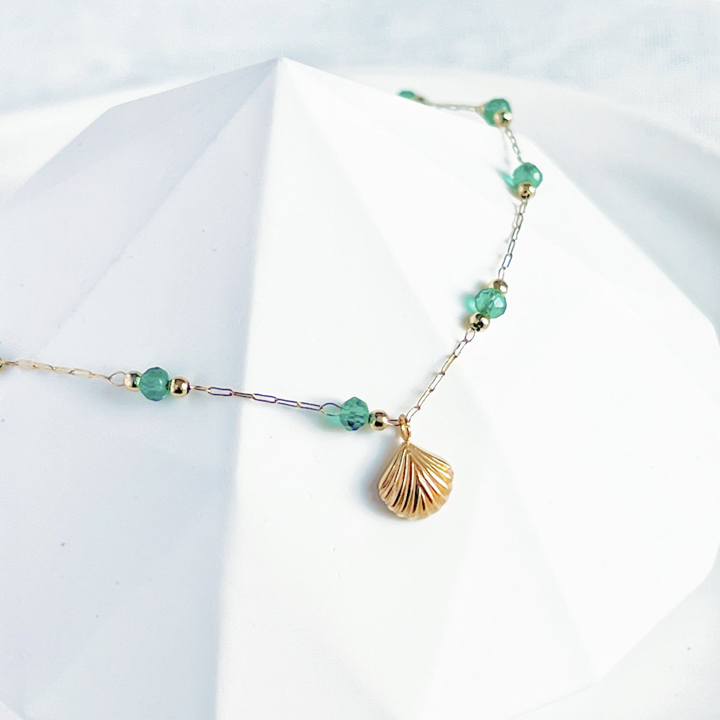 Gold Shell and Green Crystal Beads Chain Necklace-Ninaouity