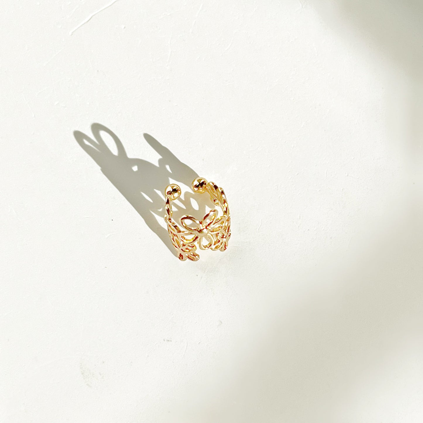 Golden Flowers Single Ear Cuff-Ninaouity