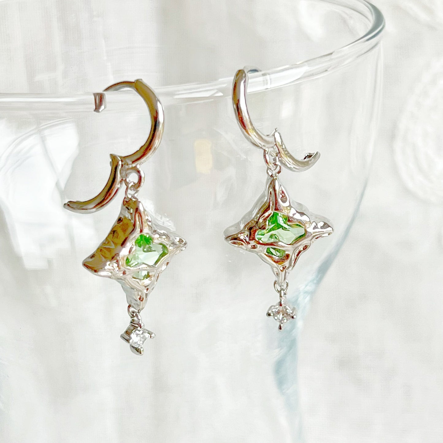 Green Northern Lights Pole Star Drop Earrings-Ninaouity