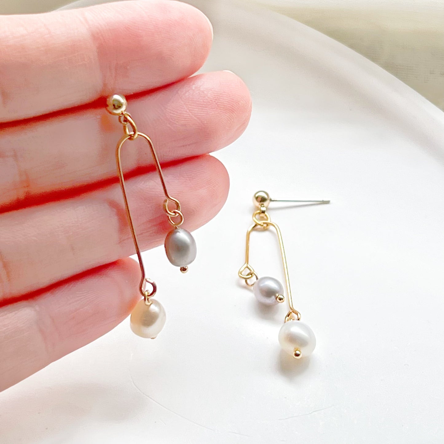 Grey Pearl Drop Earrings-Ninaouity