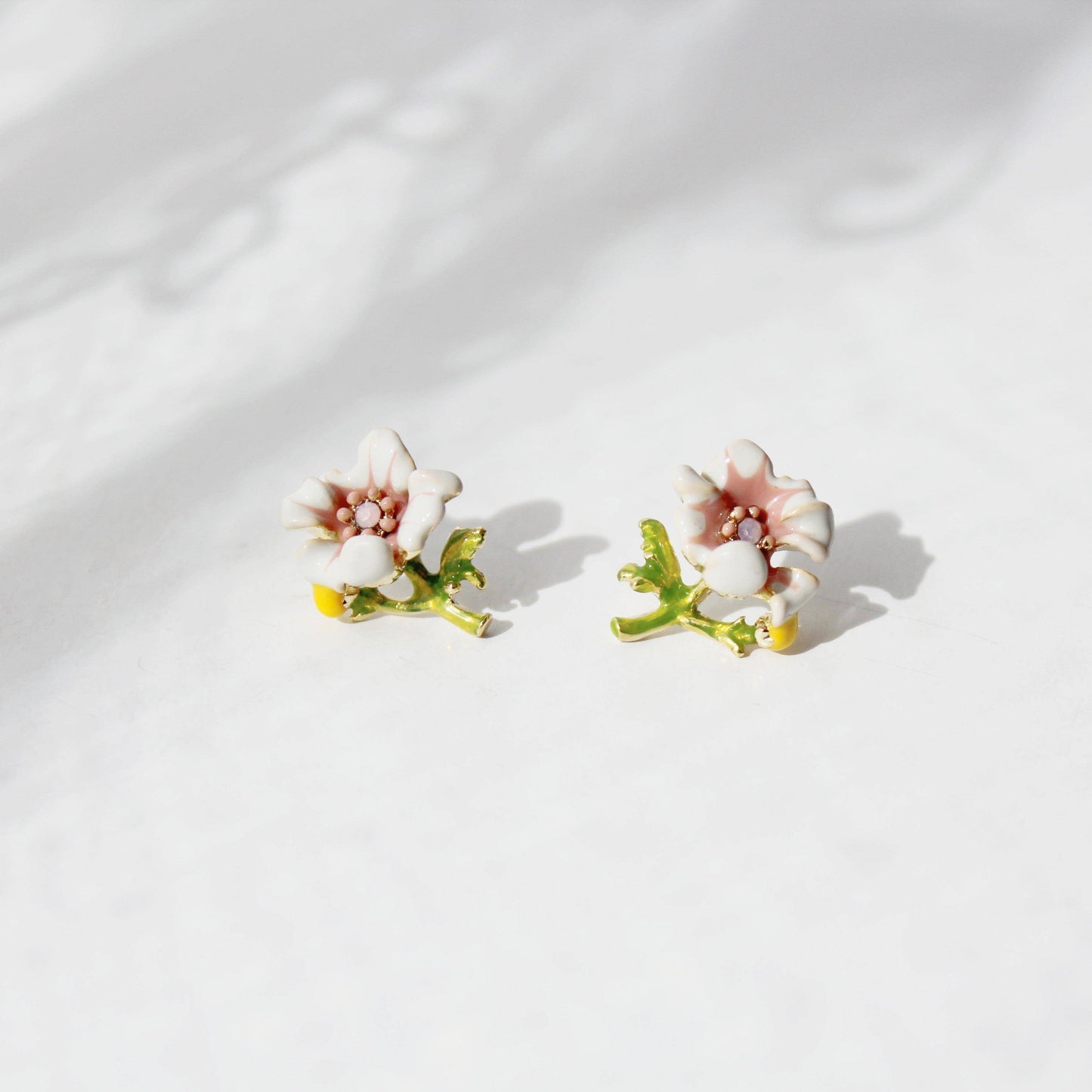 Japanese White Anemone Flower Stud Earrings-Ninaouity