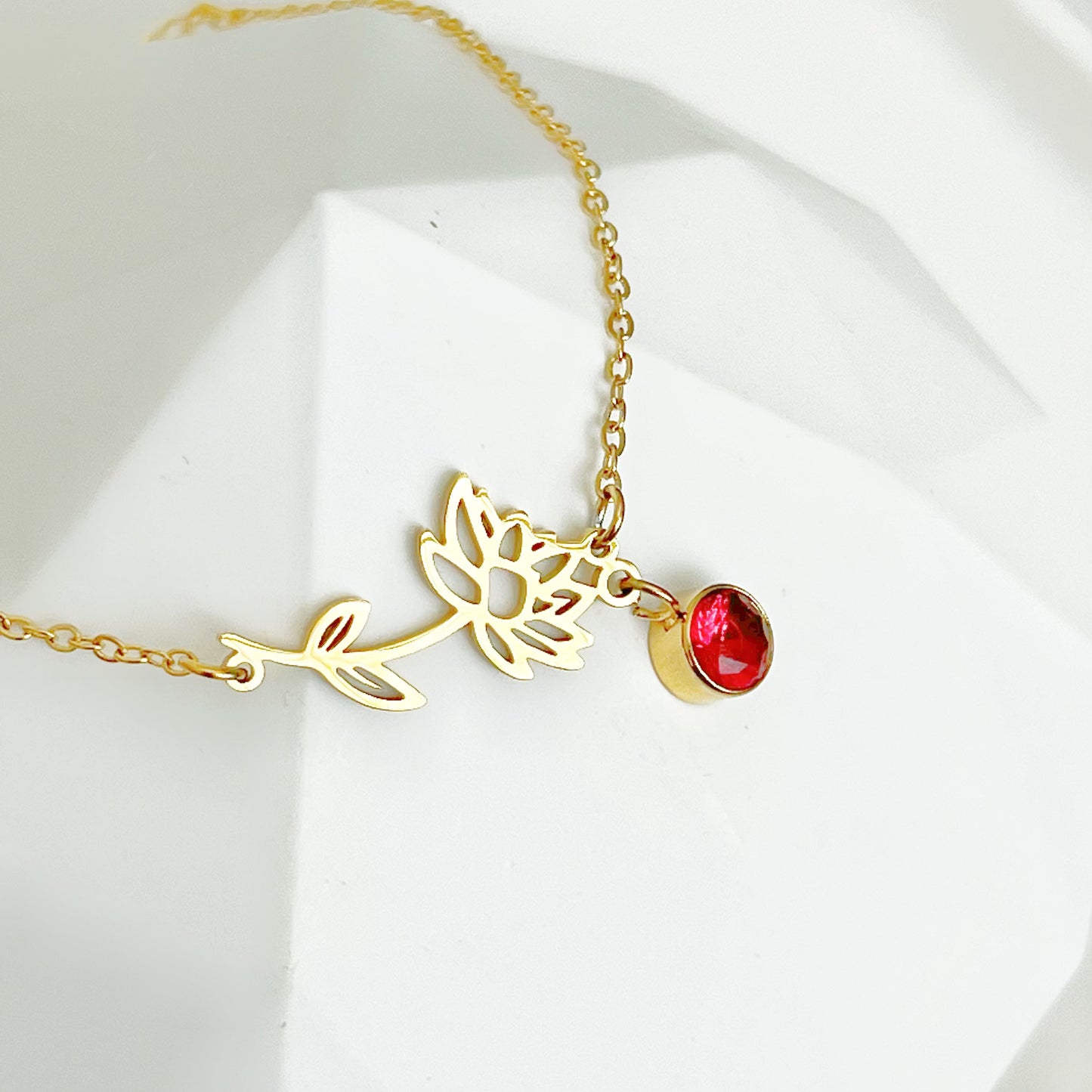 July Birth Flower Water Lily Bracelet-Ninaouity