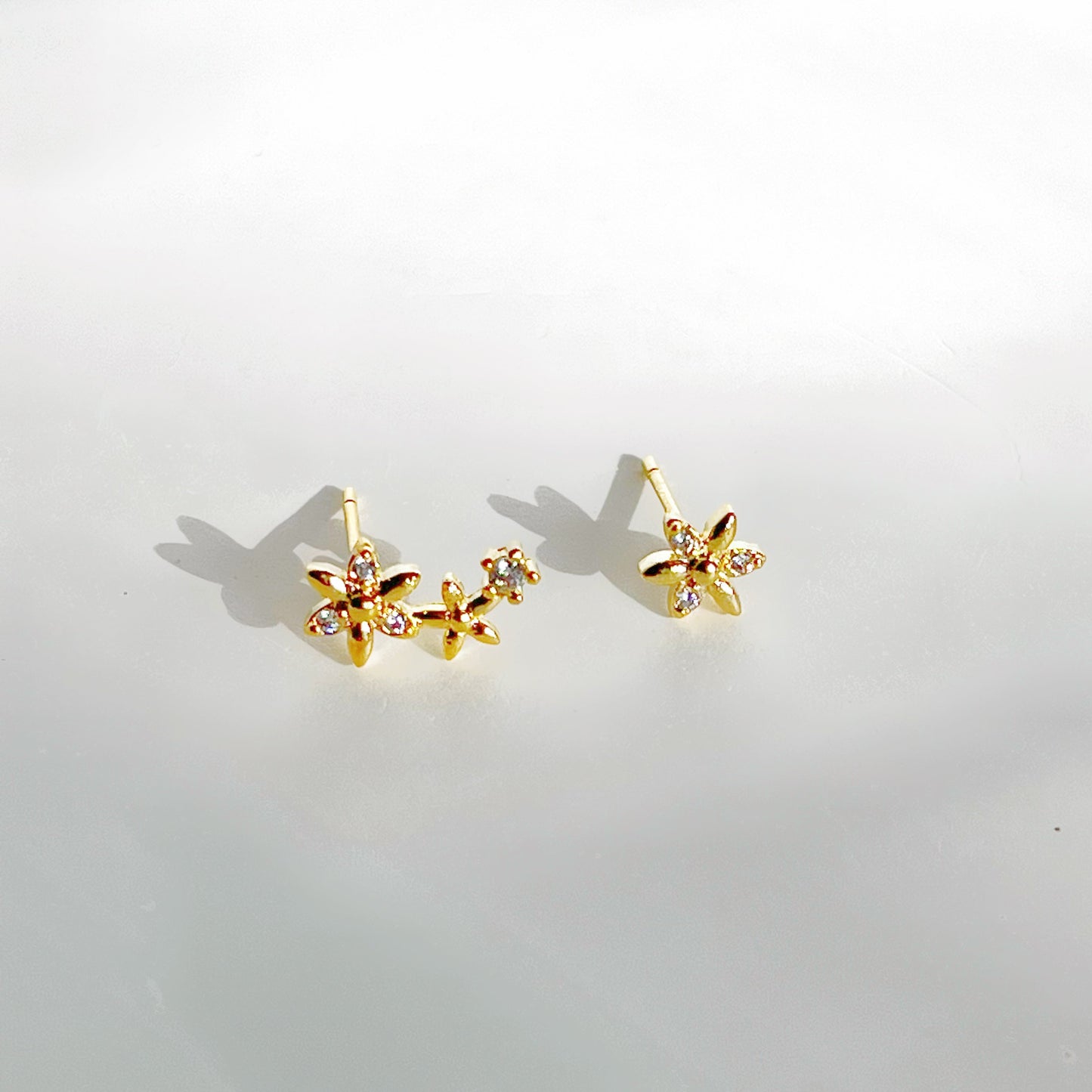 Mini Flowers Mismatch Stud Earrings-Ninaouity