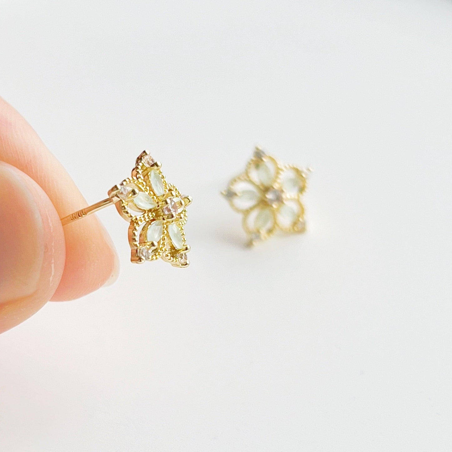 Mini Pear Flower Earrings - Tiny Size Sterling Silver Stud Earrings-Ninaouity