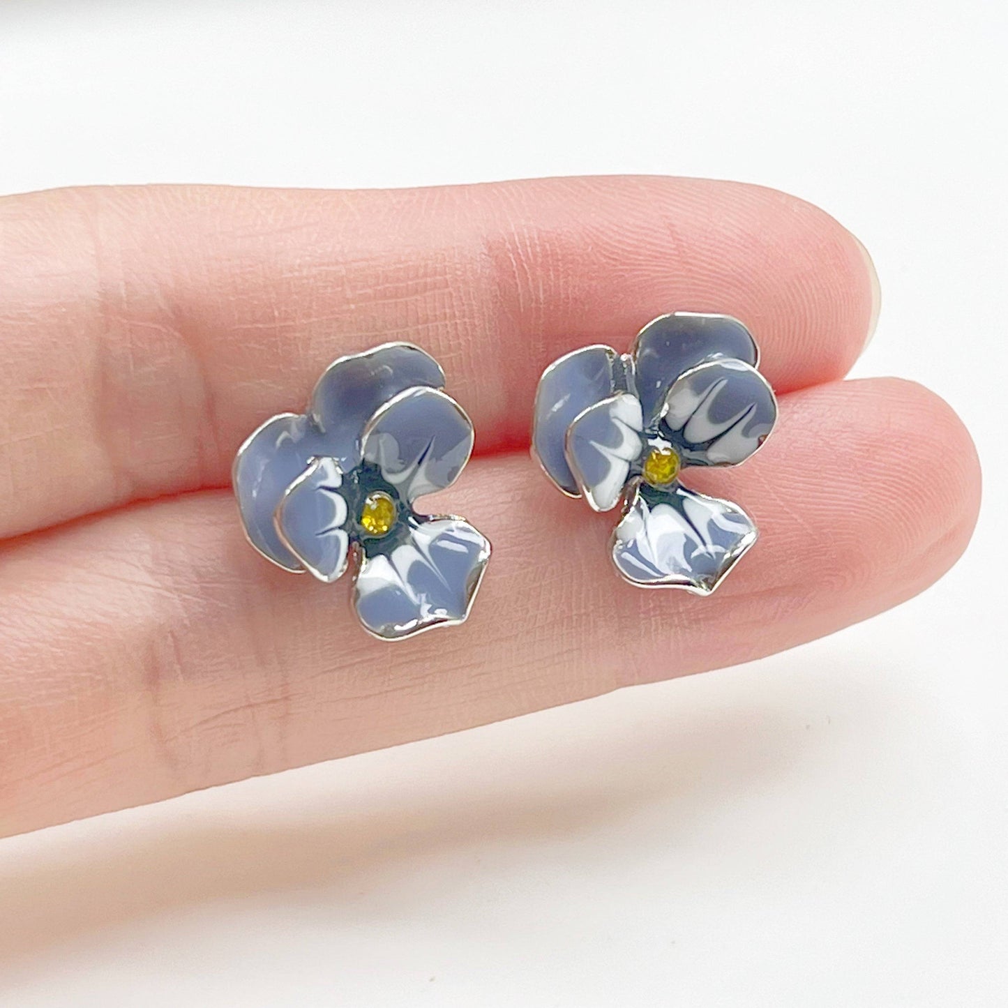 Purple Pansy Flower Earrings - Silver Base Stud Earrings-Ninaouity