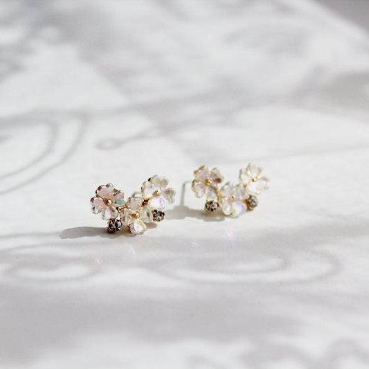 Triple Flowers Stud Earrings - Cherry Blossom Champagne Colour Earrings-Ninaouity