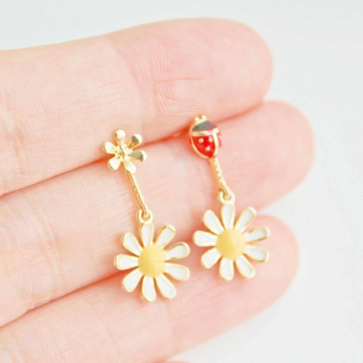 White Daisy Flower and Ladybird Mini Drop Mismatch Earrings-Ninaouity
