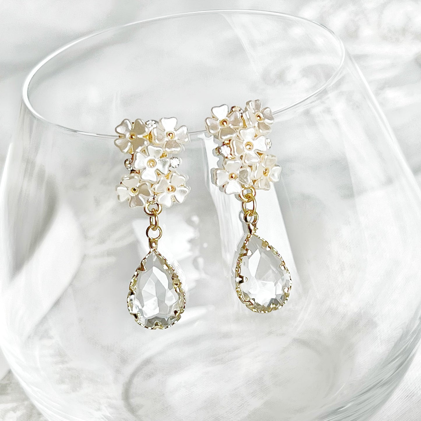 White Hydrangea Flower Crystal Drop Earrings-Ninaouity