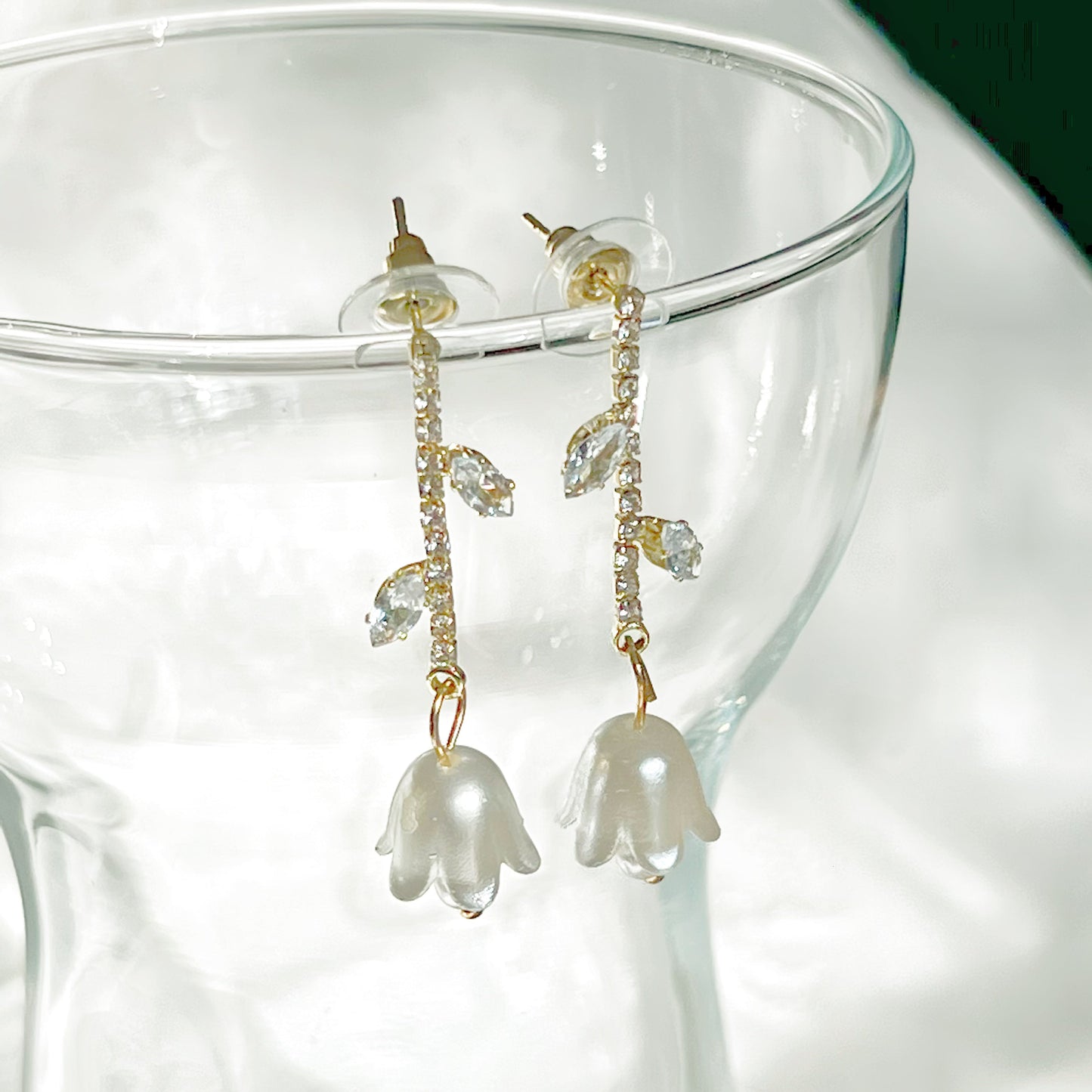 White Tulip Flowers Drop Earrings-Ninaouity