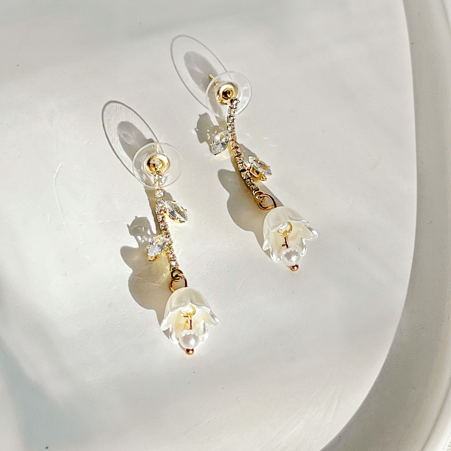 White Tulip Flowers Drop Earrings-Ninaouity