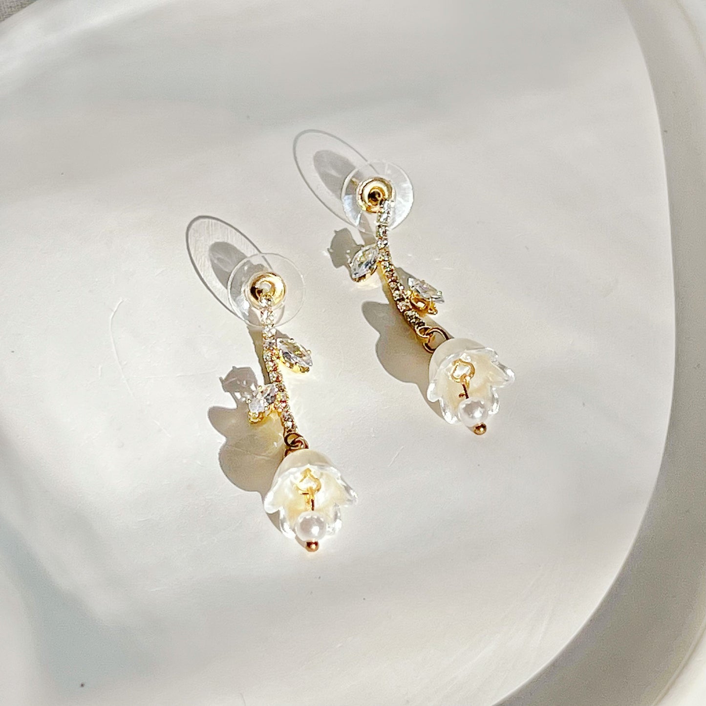 White Tulip Flowers Drop Earrings-Ninaouity
