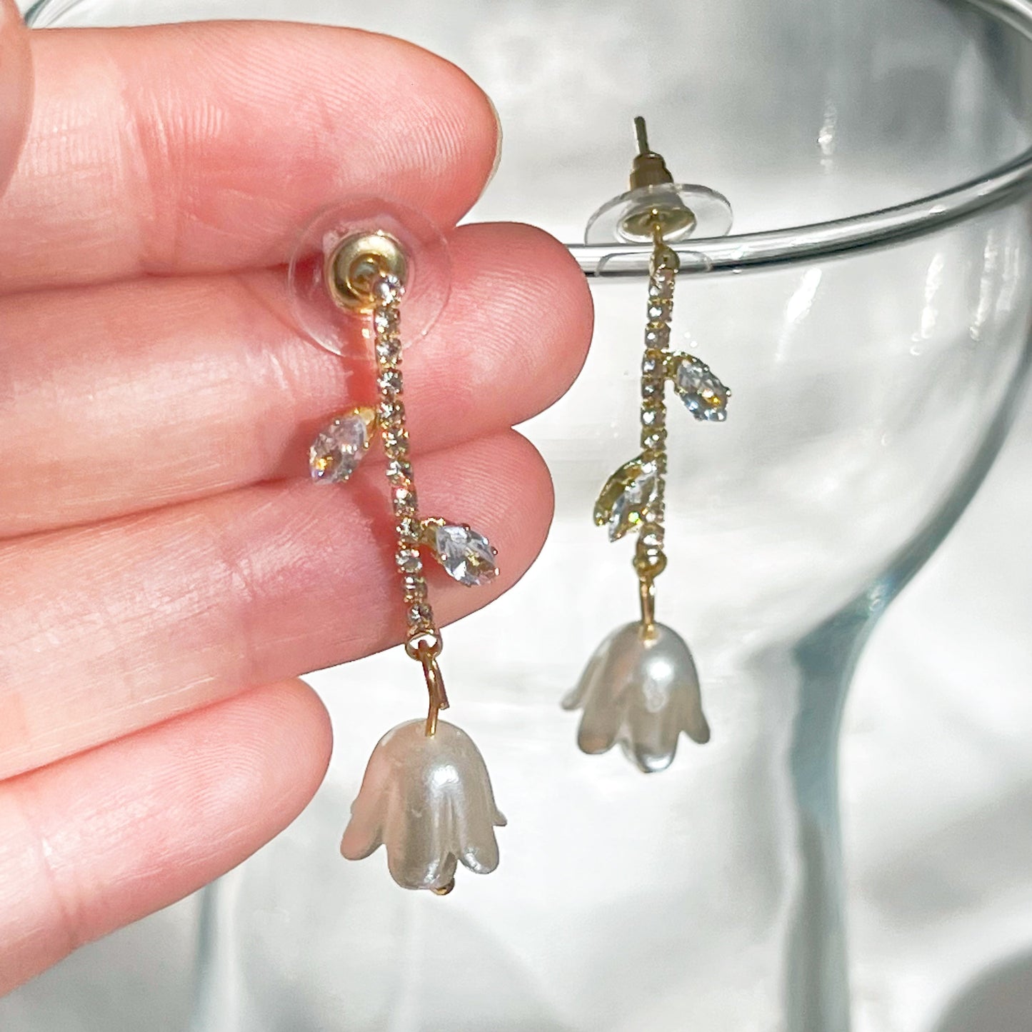 White Tulip Flowers Drop Earrings-Ninaouity