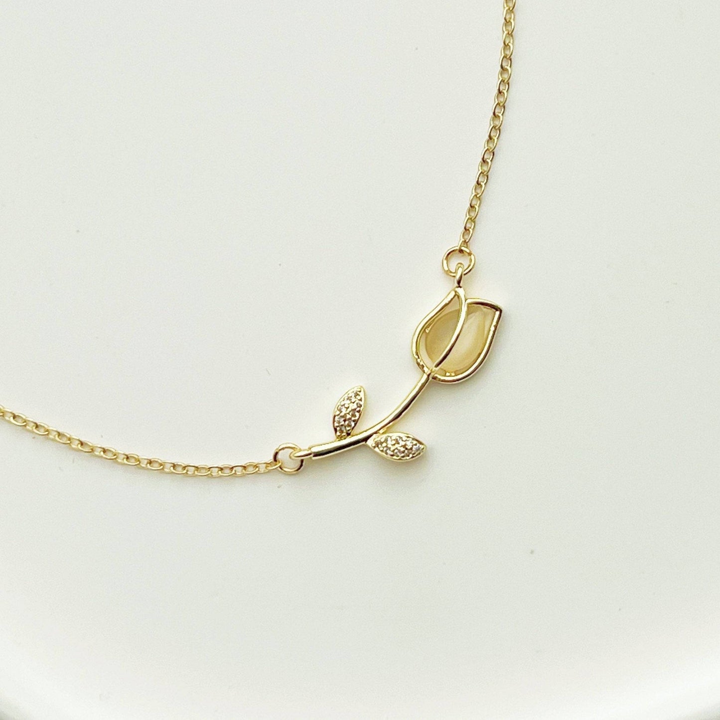 White Tulip Necklace - Flower Shape Cat Eye Crystal Necklace-Ninaouity