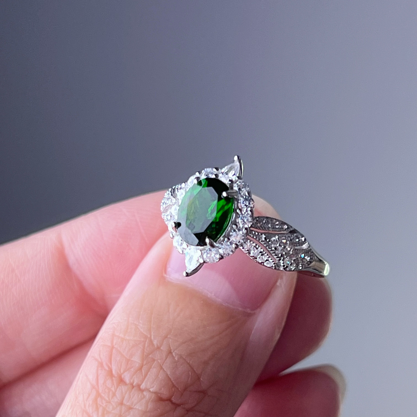 Emerald Green Diopside Oval Brilliant Cut Ring-Ninaouity