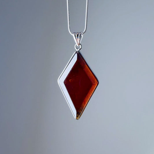 Quartzberry - Root Chakra Natural Red Garnet Diamond Edge Shape Gemstone Crystal Necklace - One-of-a-kind
