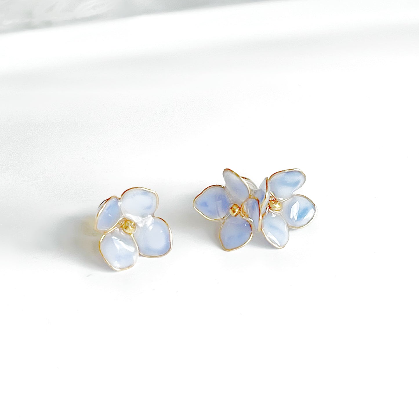 Blue Hydrangeas Flower Mismatch Stud Earrings-Ninaouity