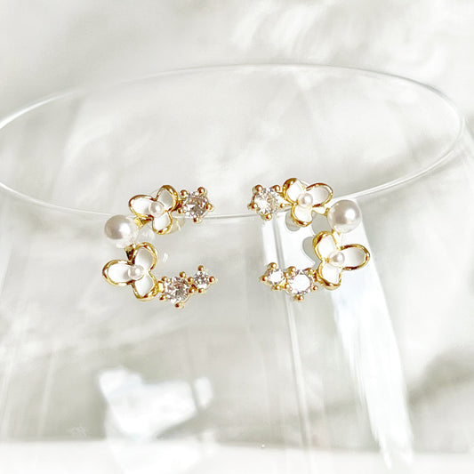 Little White Flowers Wreath Earrings-Ninaouity