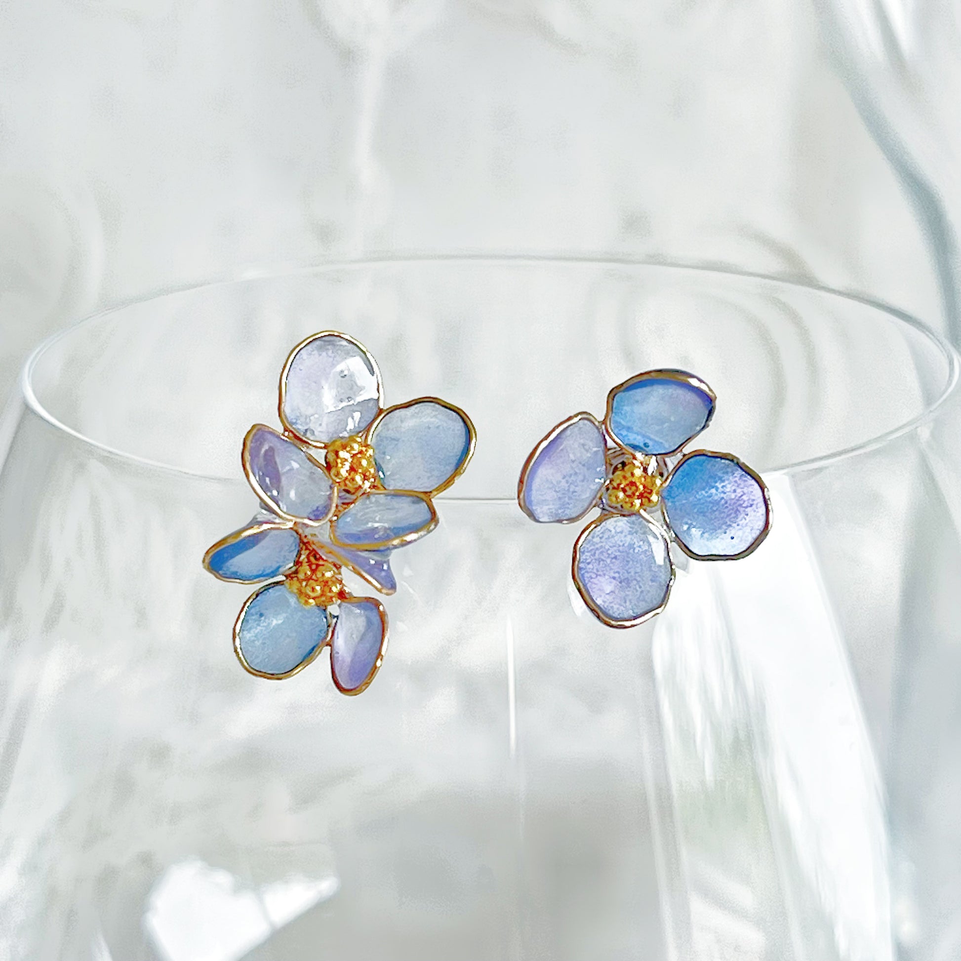 Handmade Blue Hydrangeas Flower Mismatch Earrings-Ninaouity