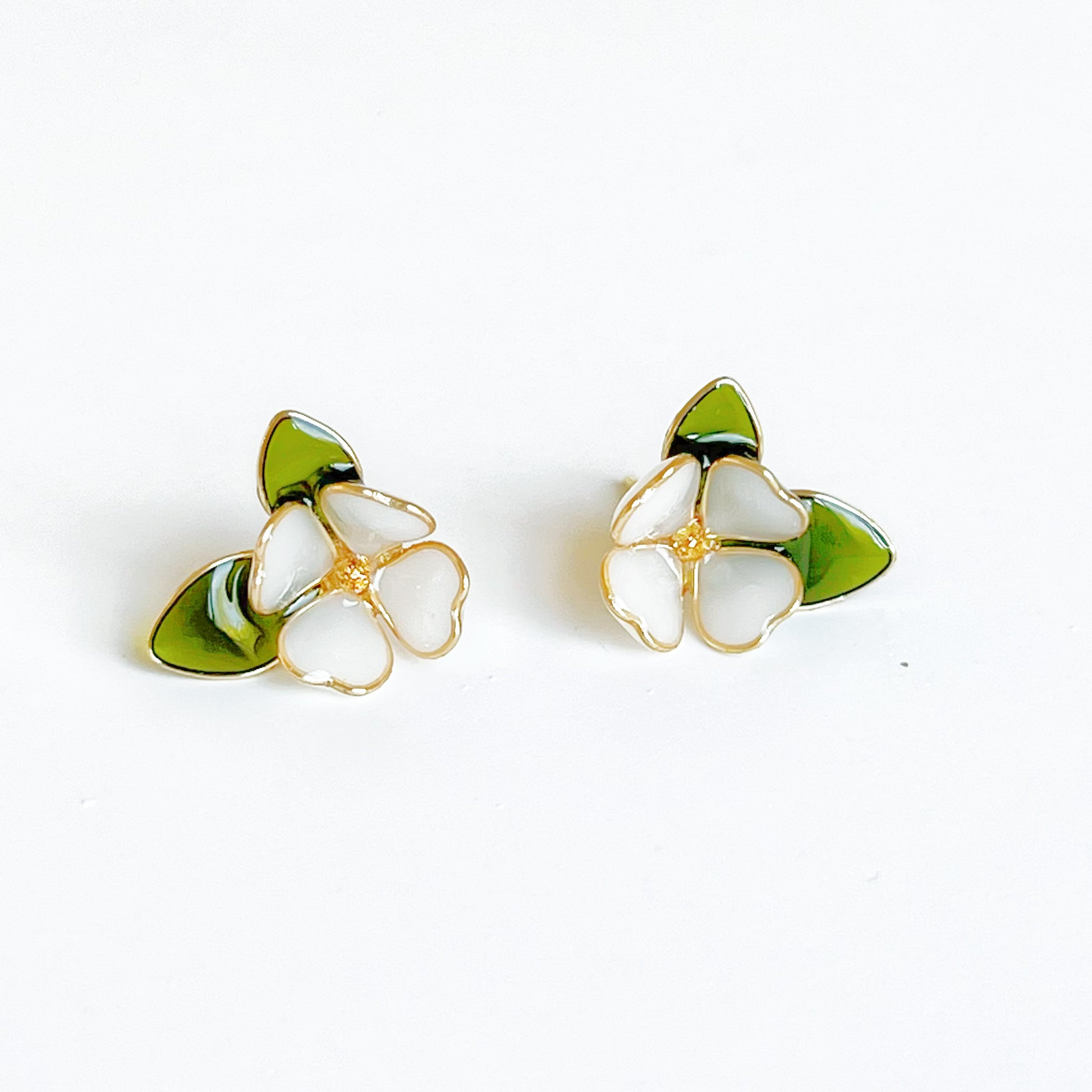 Handmade White Dogwood Flower Earrings-Ninaouity