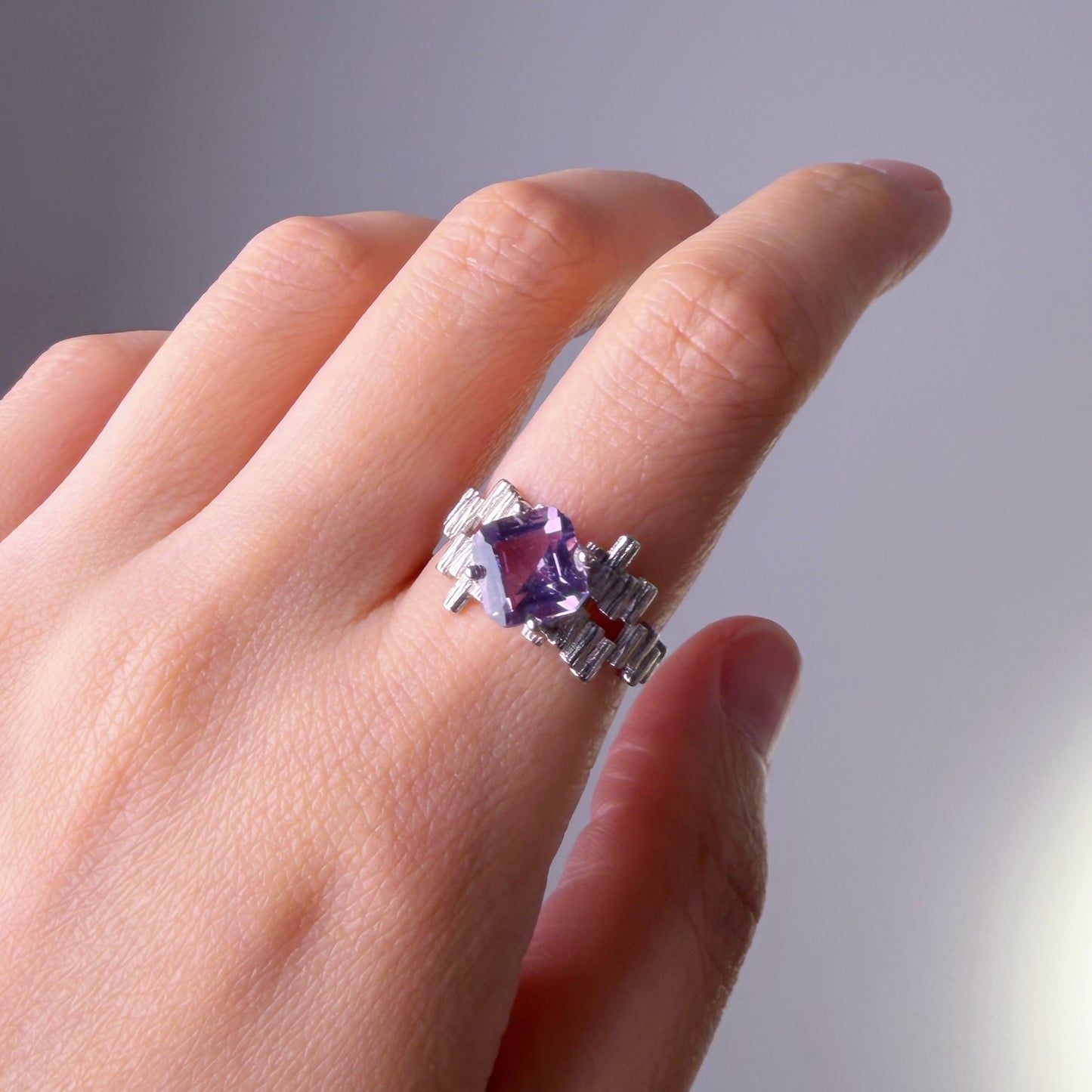 Quartzberry - Natural Amethyst Square Cut Faceted Gemstone Crystal Silver Ring - One-of-a-kind
