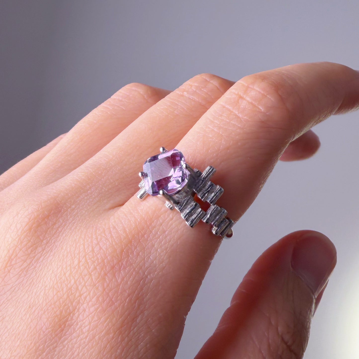 Quartzberry - Natural Amethyst Square Cut Faceted Gemstone Crystal Silver Ring - One-of-a-kind