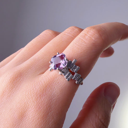 Quartzberry - Natural Amethyst Square Cut Faceted Gemstone Crystal Silver Ring - One-of-a-kind