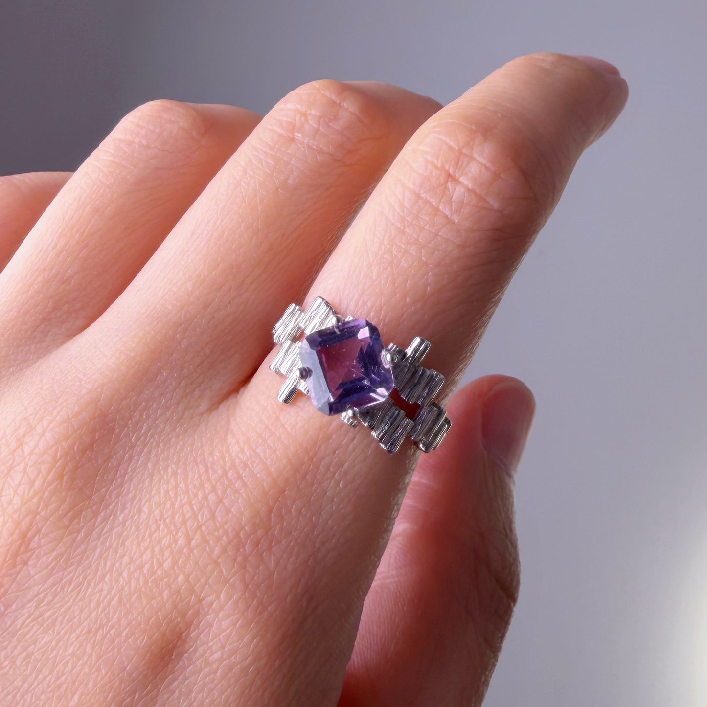Quartzberry - Natural Amethyst Square Cut Faceted Gemstone Crystal Silver Ring - One-of-a-kind
