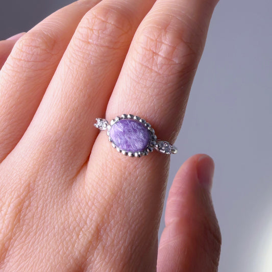 Quartzberry - Natural Purple Charoite Oval Cut Crystal Silver Ring - One-of-a-kind