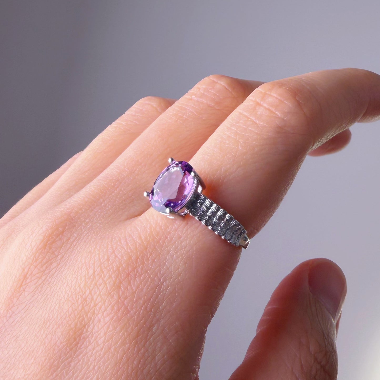 Quartzberry - Natural Amethyst Oval Cut Faceted Gemstone Crystal Silver Ring - One-of-a-kind