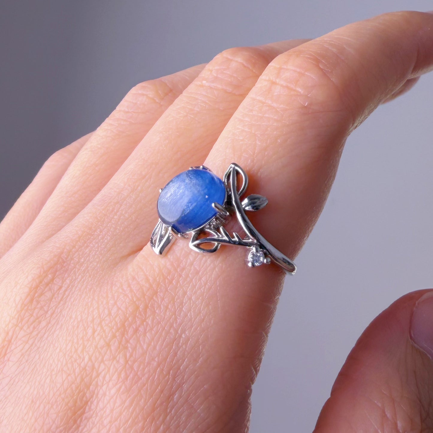 Quartzberry - Natural Kyanite Oval Cut Faceted Gemstone Crystal Silver Ring - One-of-a-kind
