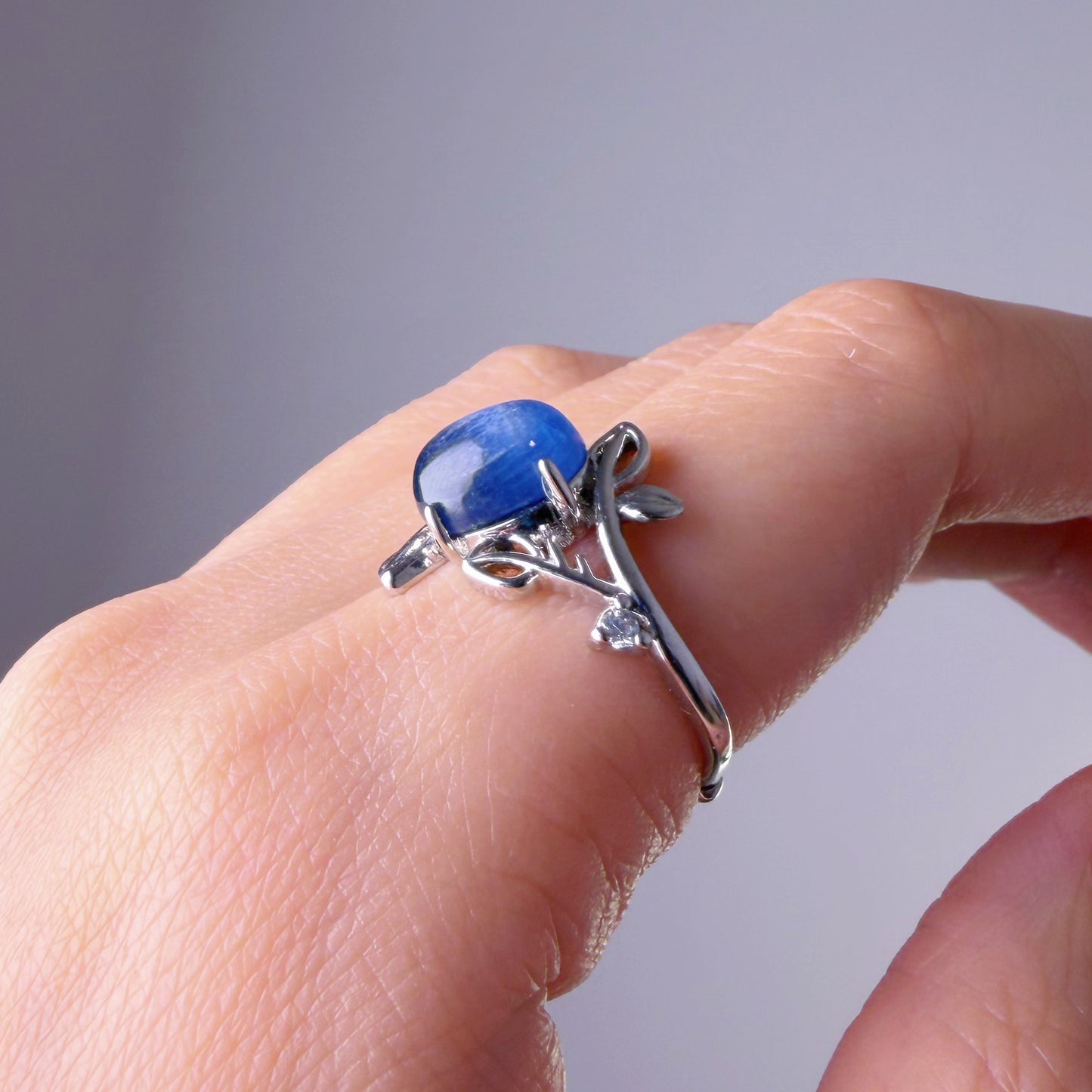 Quartzberry - Natural Kyanite Oval Cut Faceted Gemstone Crystal Silver Ring - One-of-a-kind