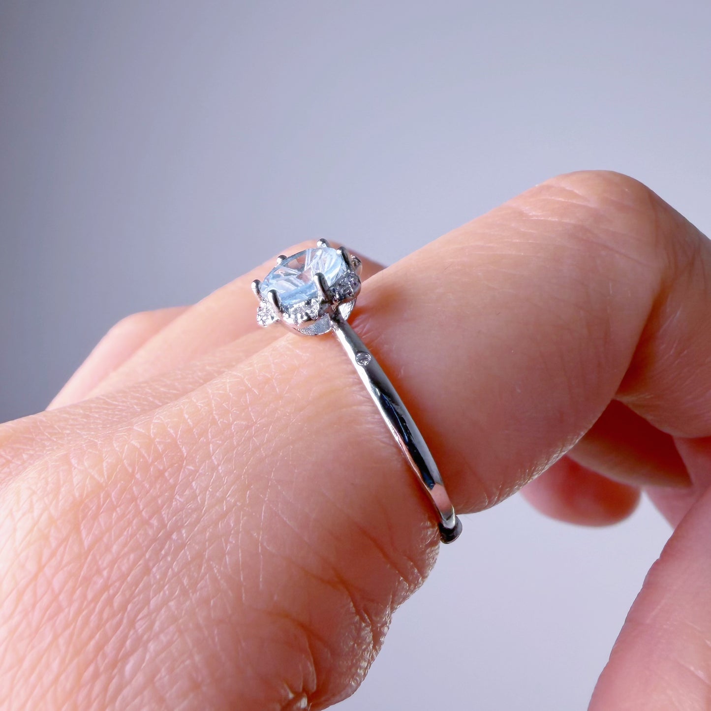 Quartzberry - Natural Aquamarine Round Cut Faceted Gemstone Crystal Silver Ring - One-of-a-kind
