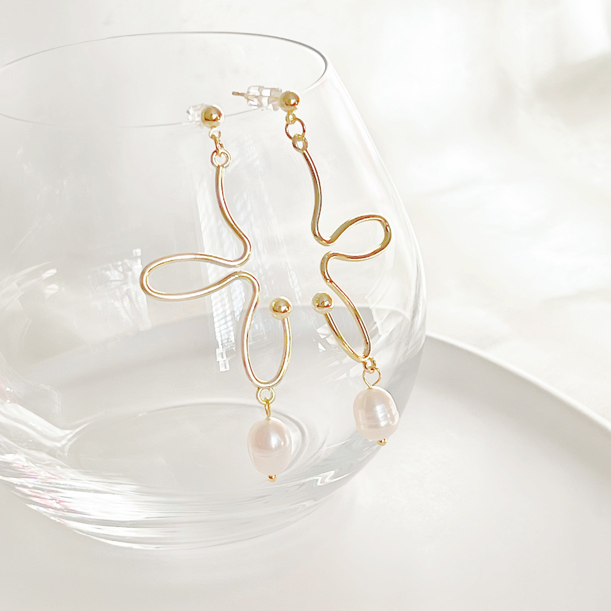 Abstract Flower and Pearl Drop Earrings-Ninaouity