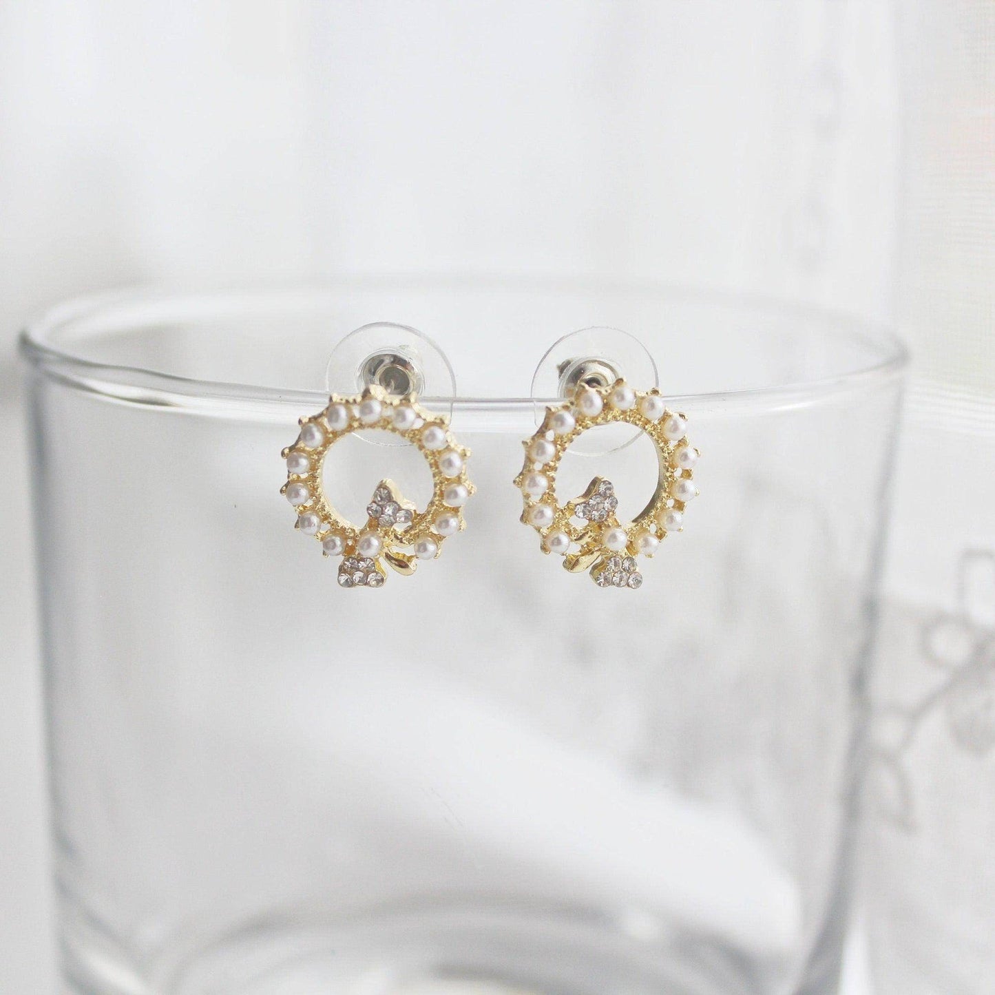 Bow Tie Pearl Circle Earrings - Crystal with Mini Pearl Sterling Silver Stud Earrings-Ninaouity