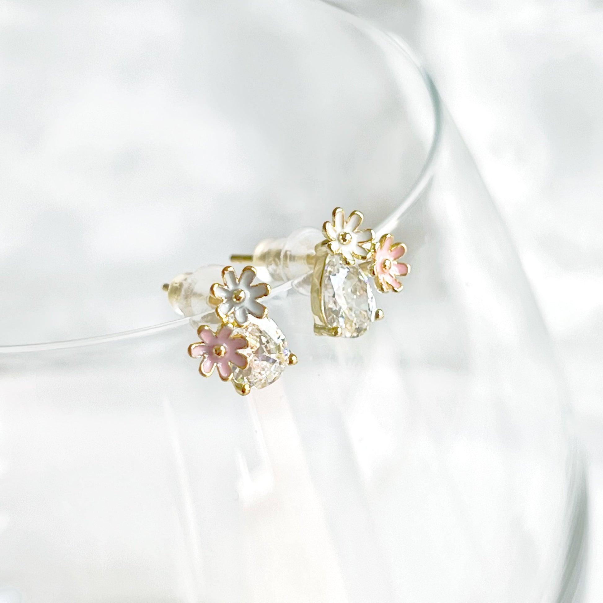 Dainty Daisy Flower with Teardrop Crystal Stud Earrings-Ninaouity