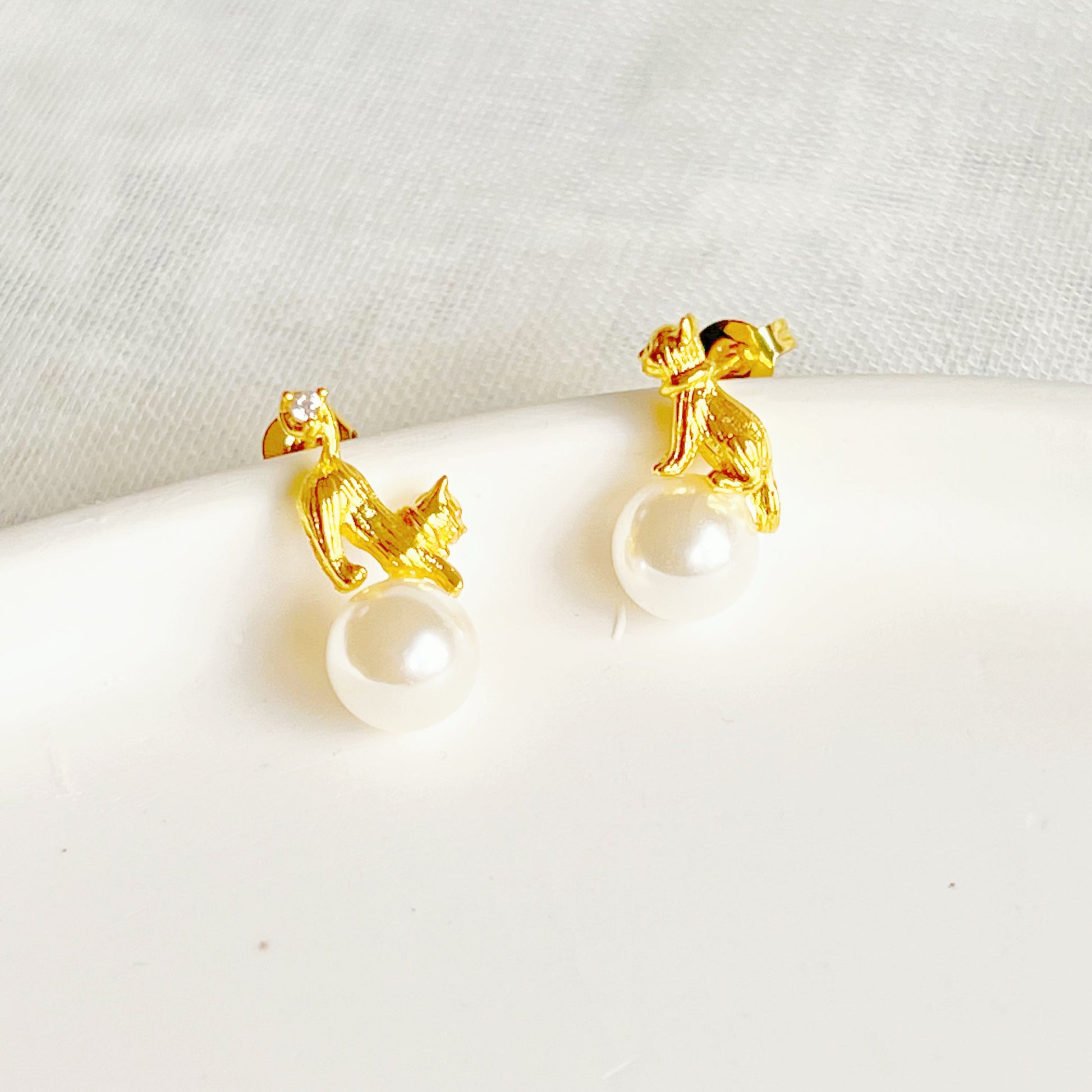 Gold Cat and Ball Mismatch Stud Earrings-Ninaouity