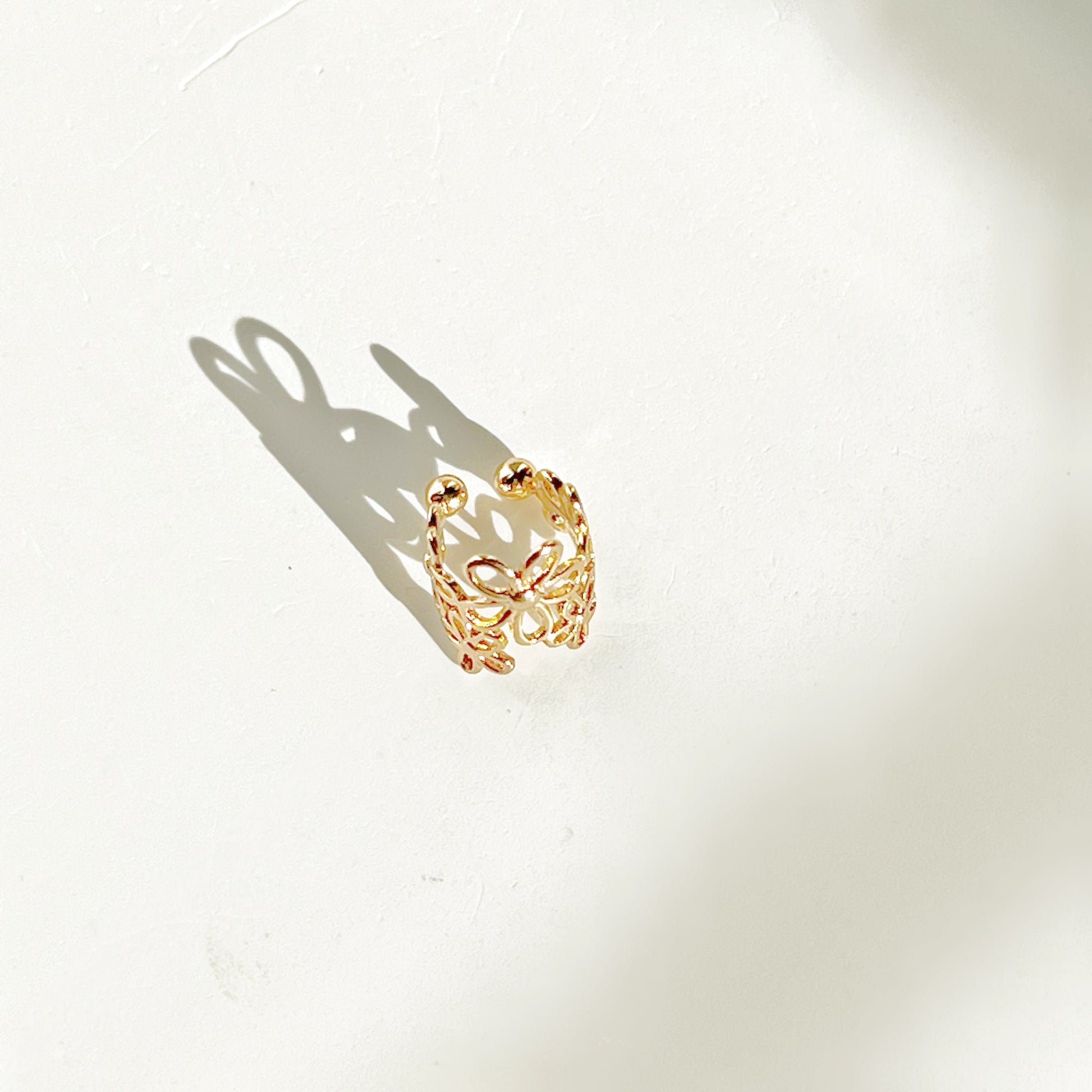 Golden Flowers Single Ear Cuff-Ninaouity